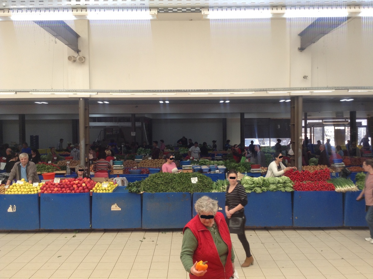 In Piata Rahova gasim faina si malai de tara la trei lei kilogramul