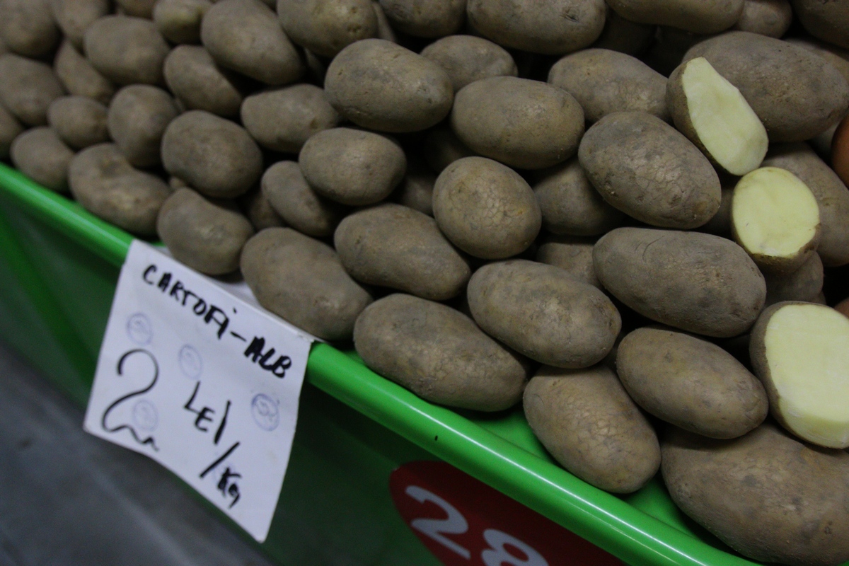 Cartofii au preturi asemanatoare cam in toate pietele