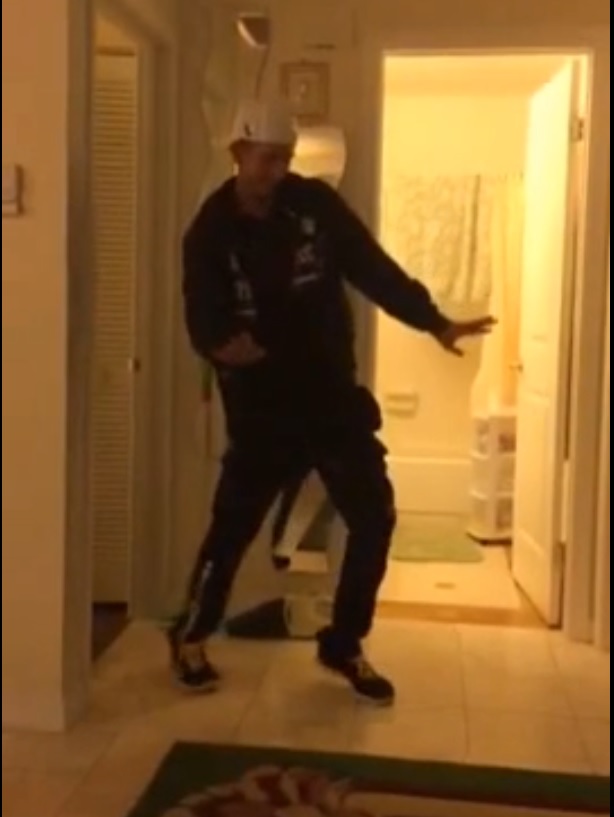 Dady avrut sa arate copiilor sai ca inca s emisca bine la cei 41 de nai ai sai