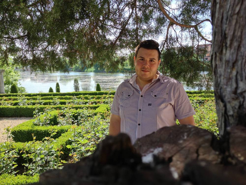 Tanarul cantarea la 21 de ani 126 de kilograme