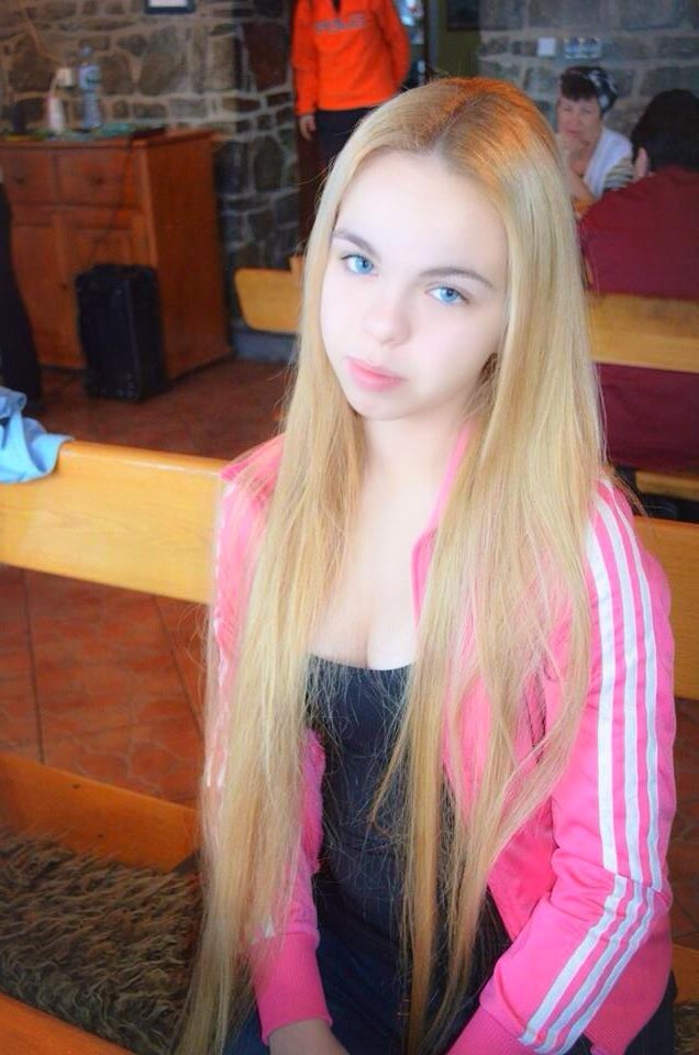 Patinatoarea de 16 ani a ajuns sa antreneze juniorii pasionati de sportul gheata