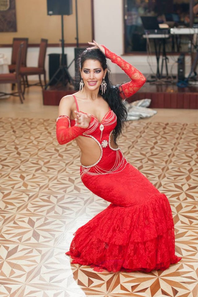 Miky era o dansatoare cunoscuta in lumea manelistilor