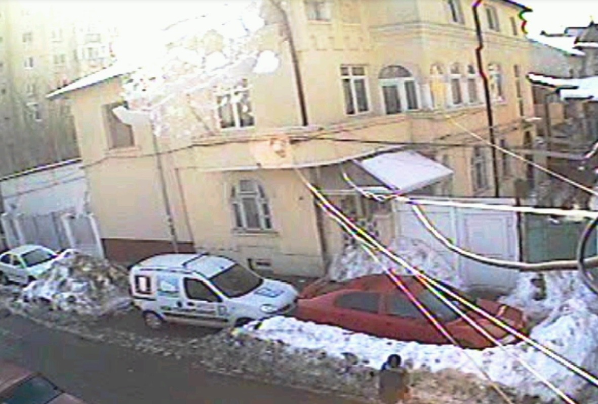 Casa lui Karam din Bucuresti a devenit pericol public pentru pietoni