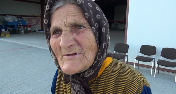 Octogenara a fost foarte bucuroasa dupa prima partida de zbor din viata ei