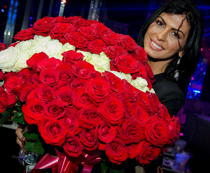 Madalina si-a serbat joi noapte ziua de nastere in clubul respectiv