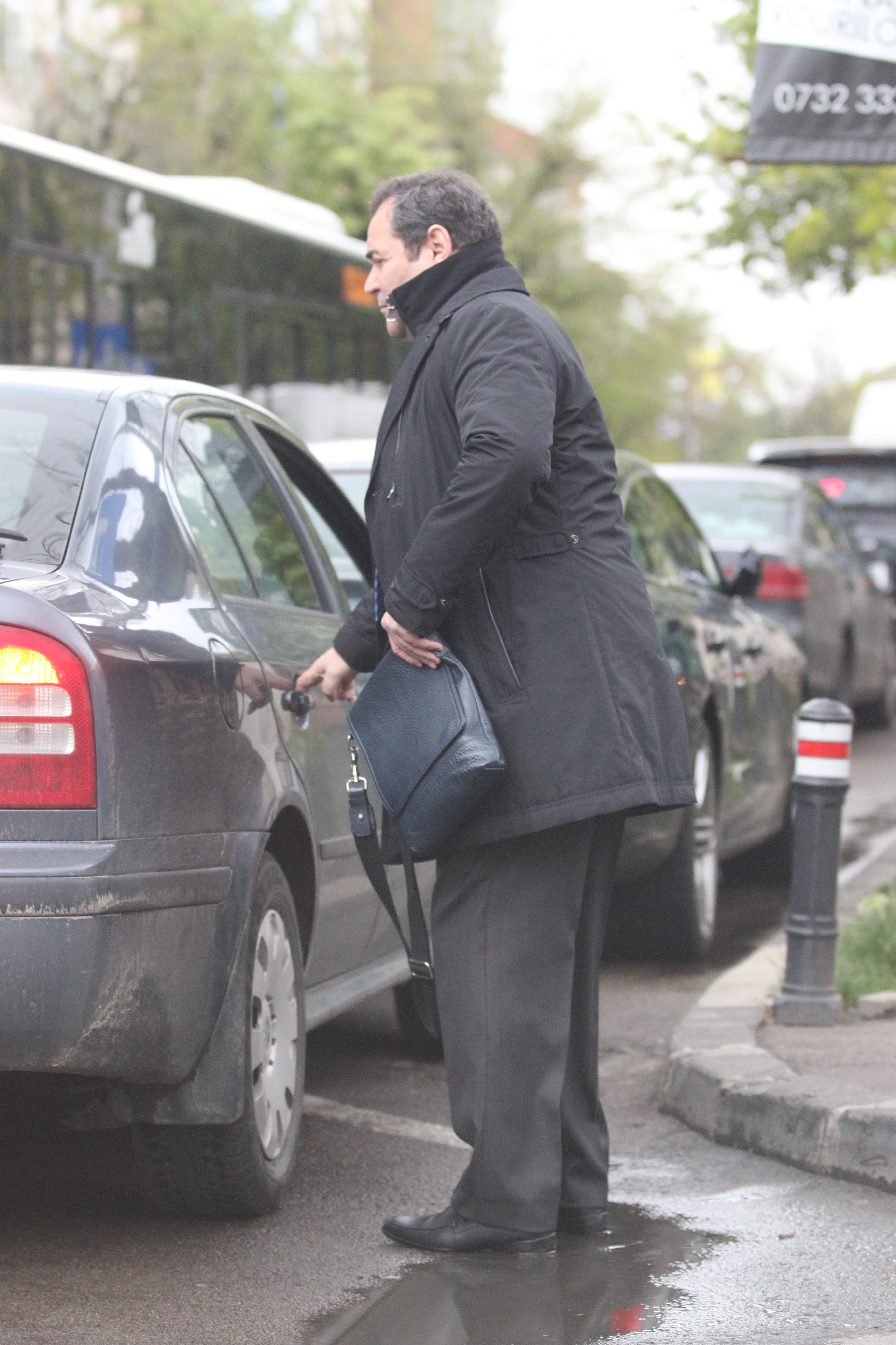 Acuzat de un prejudiciu de zeci de milioane de euro, fostul director circula cu o masina modesta