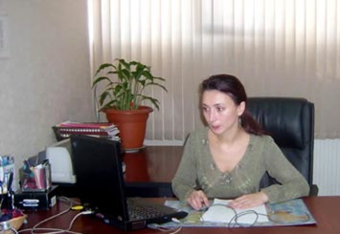 Violeta Parvan isi are biroul in apartamentul lui Hayssam