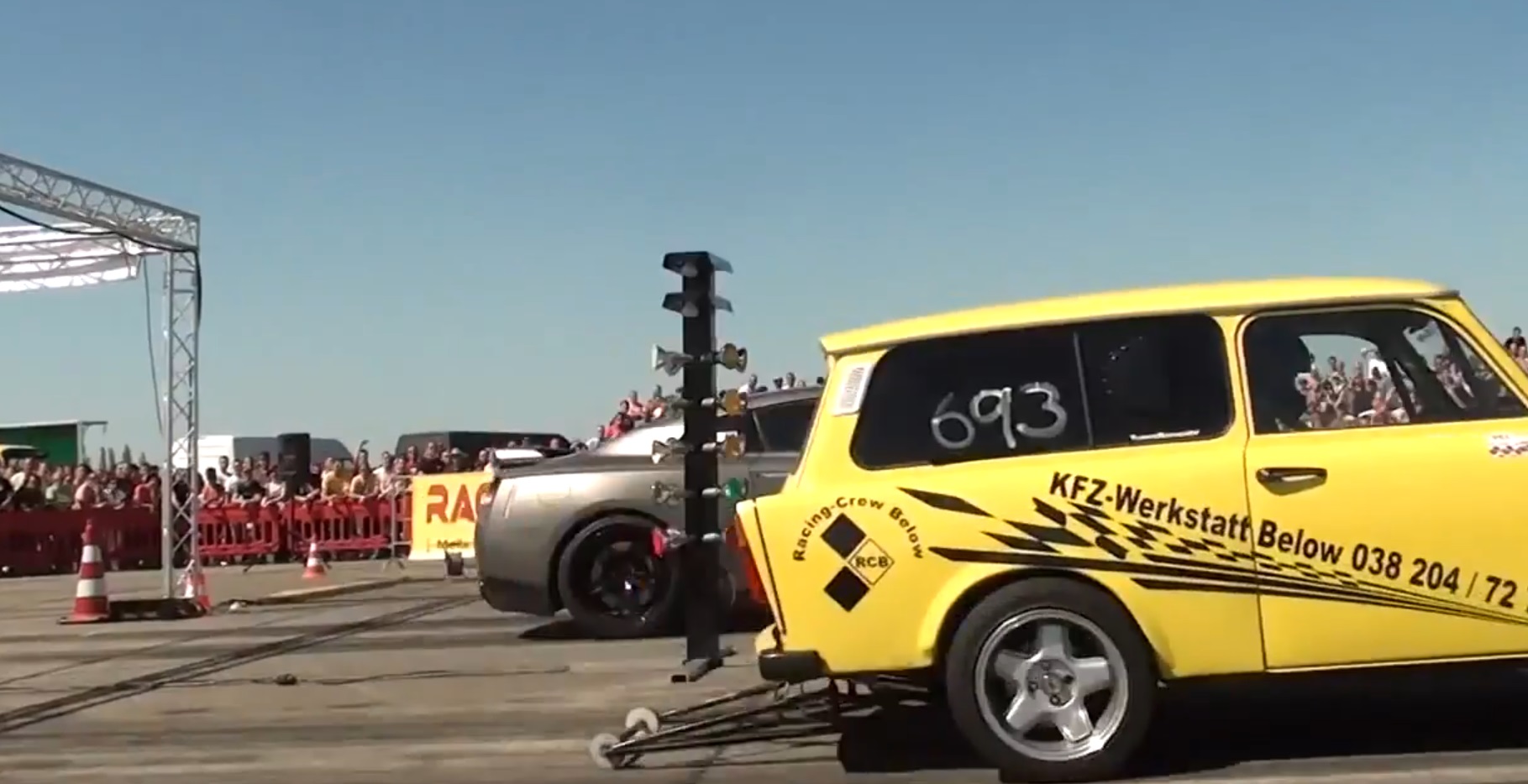 Masina din carton era aproape sa decoleze