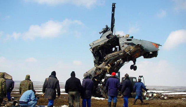 Dupa accident, din elicopter a ramas doar un morman de fiare contorsionate sursa foto: Ziua de Constanta