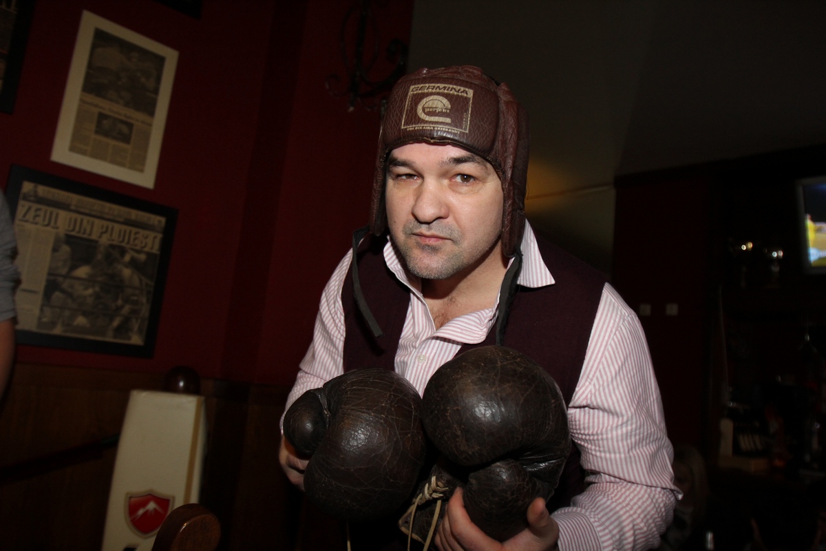 Daca se va extinde Mosul vrea sa faca in Bucuresti o cafenea a boxului