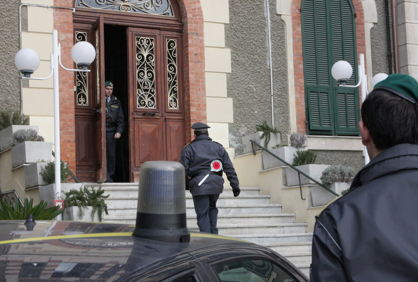 Politistii italieni au retinut mai multe persoane acuzate ca i-au maltratat pe batrani (foto:sanremonews.it)