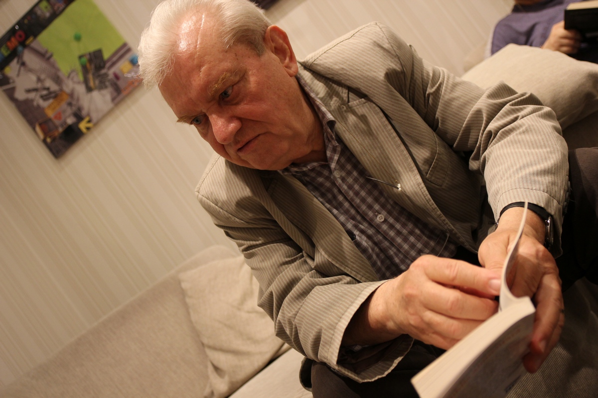 Nu este indicat sa mancam dupa ce luam lumina, deoarece atunci organismul nu digera alimentele pe care le consumam