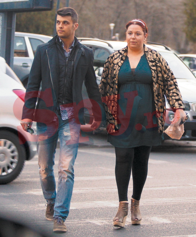 Oana Roman si sotul ei surprinsi de paparazzi SPY in timp ce plecau de la un restaurant