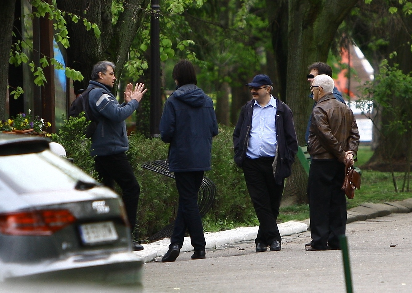 Politicianul era imbract ca un student