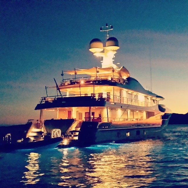 Yacht-ul pe care locuieste temporar medicul roman