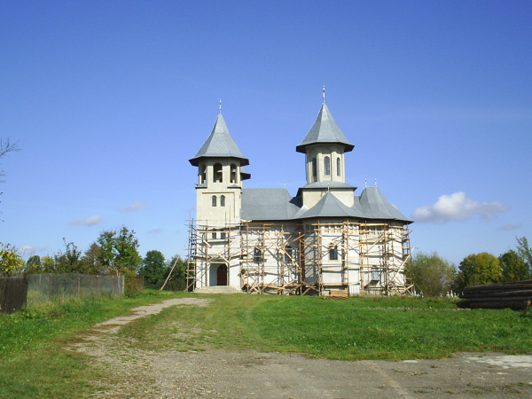 Suceveanul a construit o biserica in Vicovul de Jos
