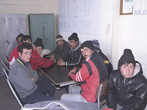 In 2009, mascatii au gasit 14 persoane sechestrate in ferma ciobanului sursa foto: observator.ro