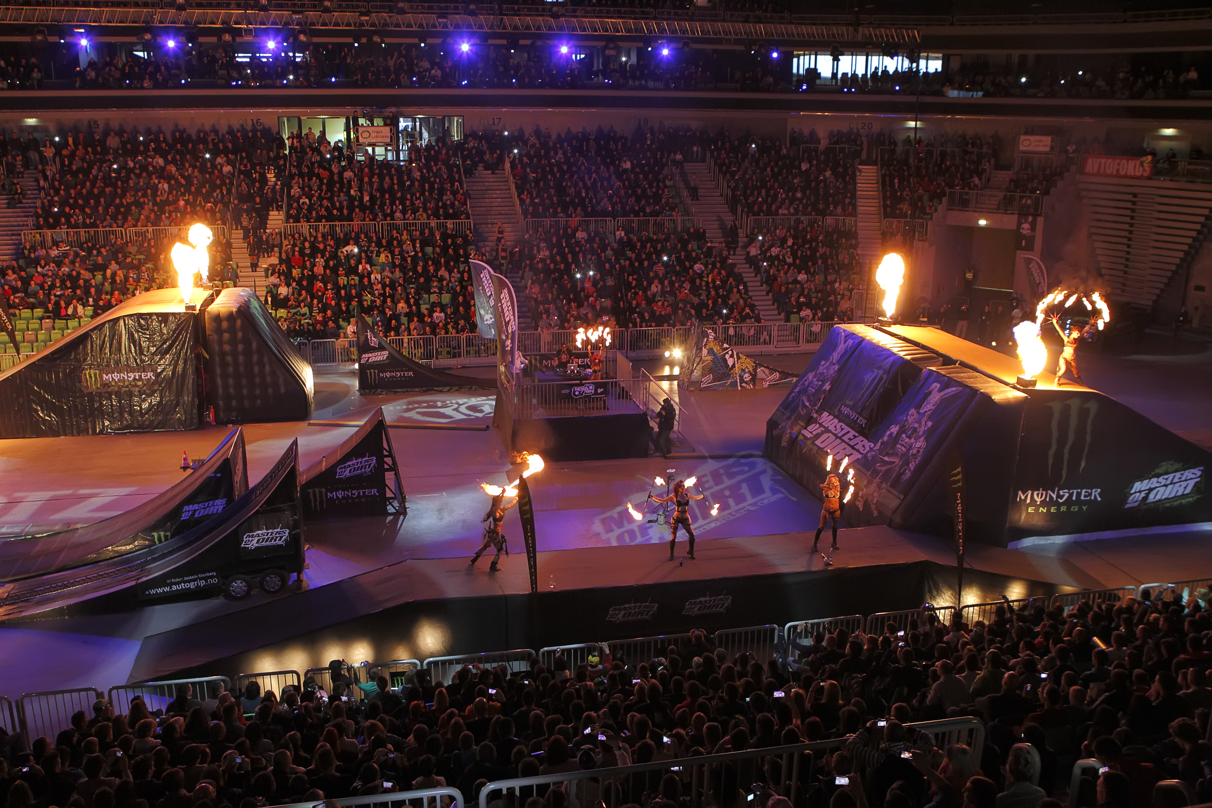 Diavolitele sunt cunoscute in toata lumea ca cele mai sexy pirotehniste