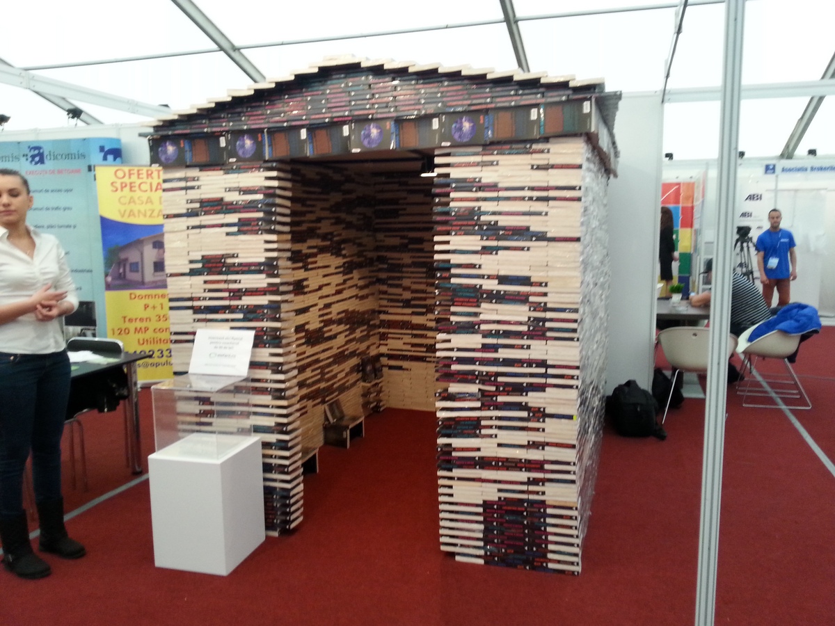 Pentru recreere la targ a fost construita o casa din 4.000 de carti