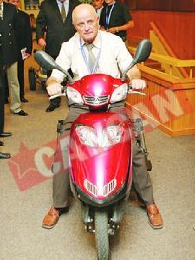 Pana se va pune pe picioare, Justin Capra trebuie s-o lase mai moale cu inventiile