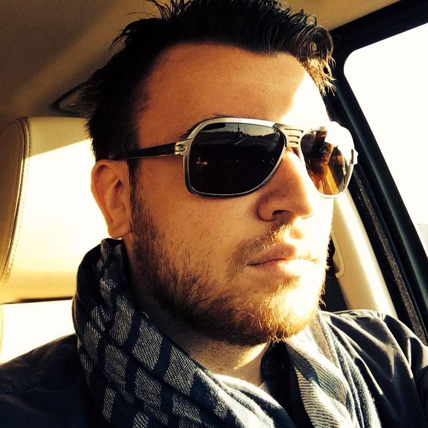 Baiatul guvernatorului BNR si-a lasat barba