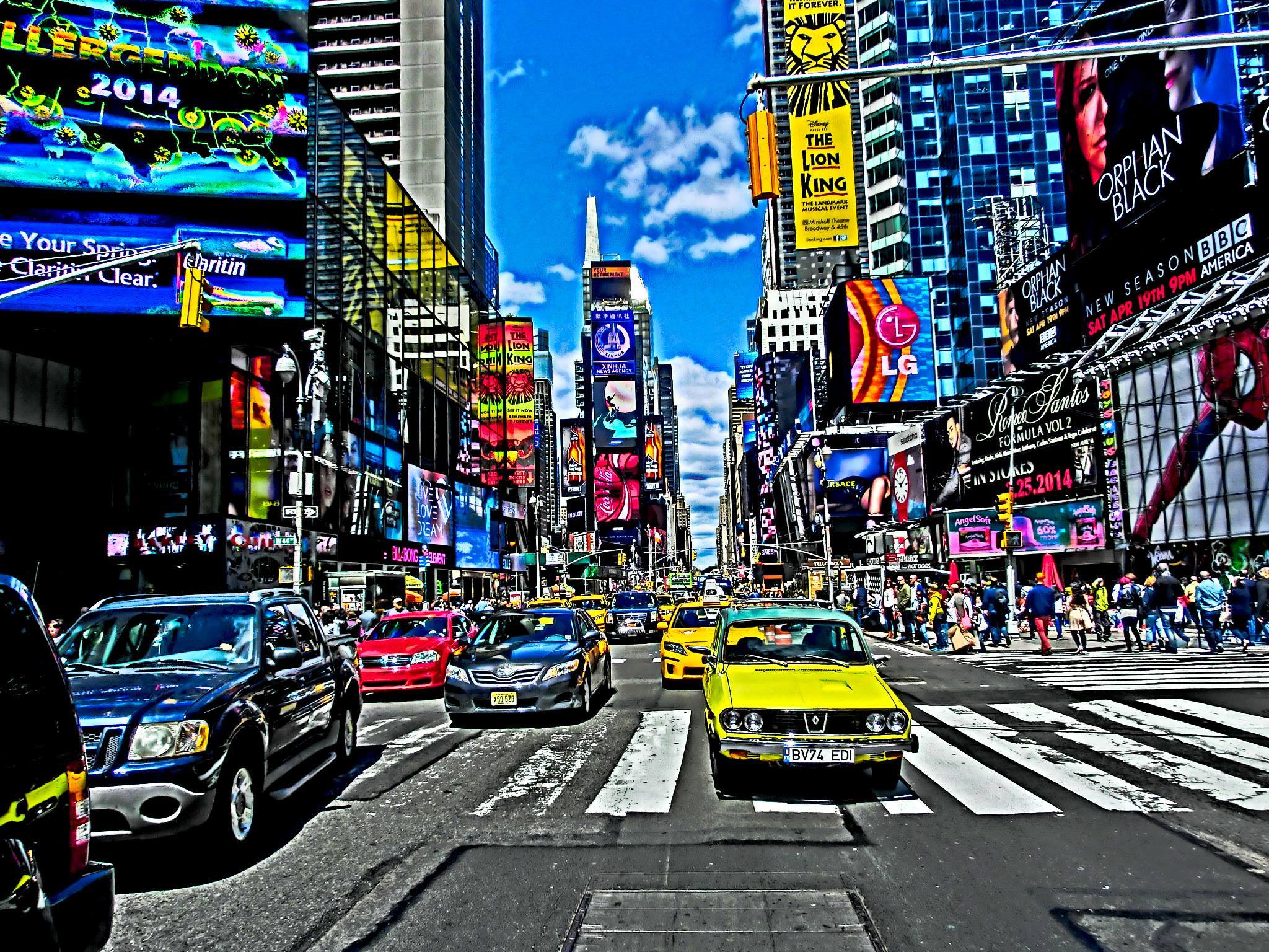 Edy este asaltat de fiecare data cand iese cu Dacia prin New York