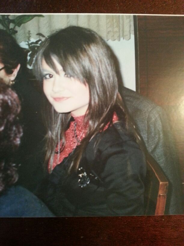 Tanara scriitoare la 16 ani