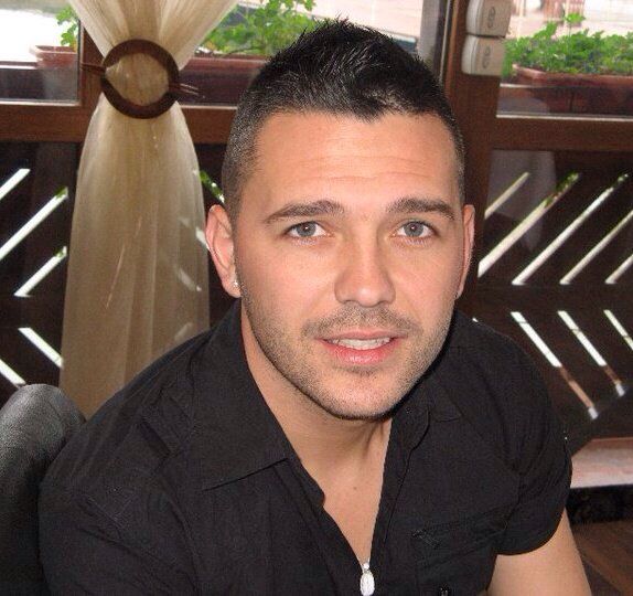 Razvan a cucerit-o cu ochii si zambetul sau