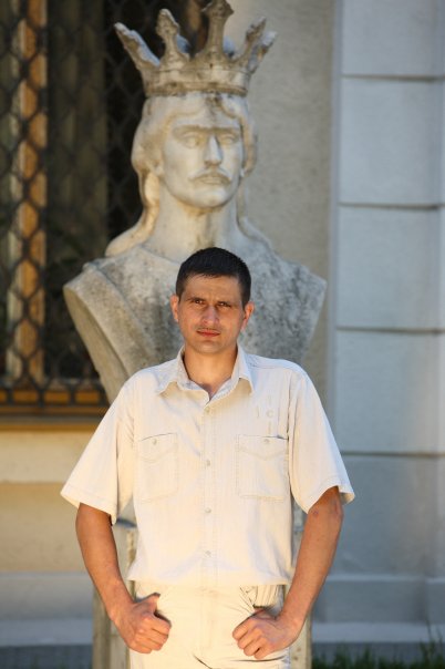 Cornel spune ca a fost abandonat de prieteni dupa ce a iesit in public cu o revendicare ciudata