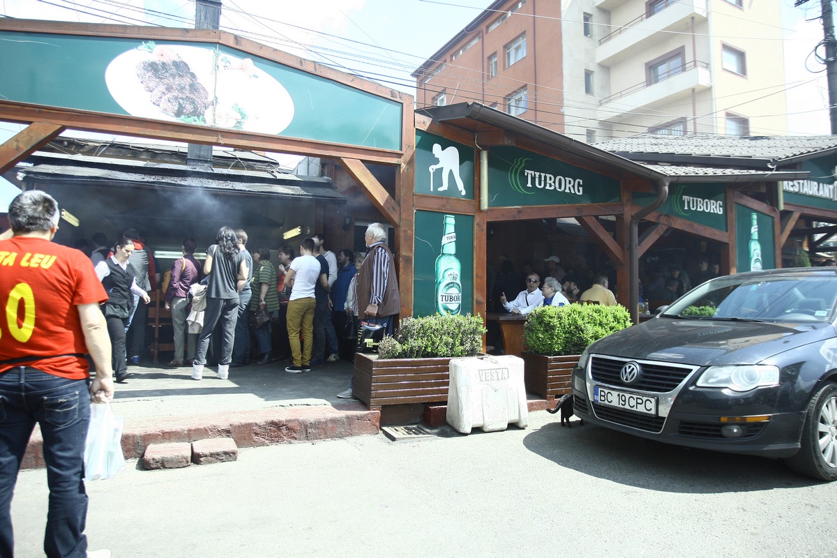 Astazi pe la acest restaurant au trecut cu usurinta cateva sute de persoane