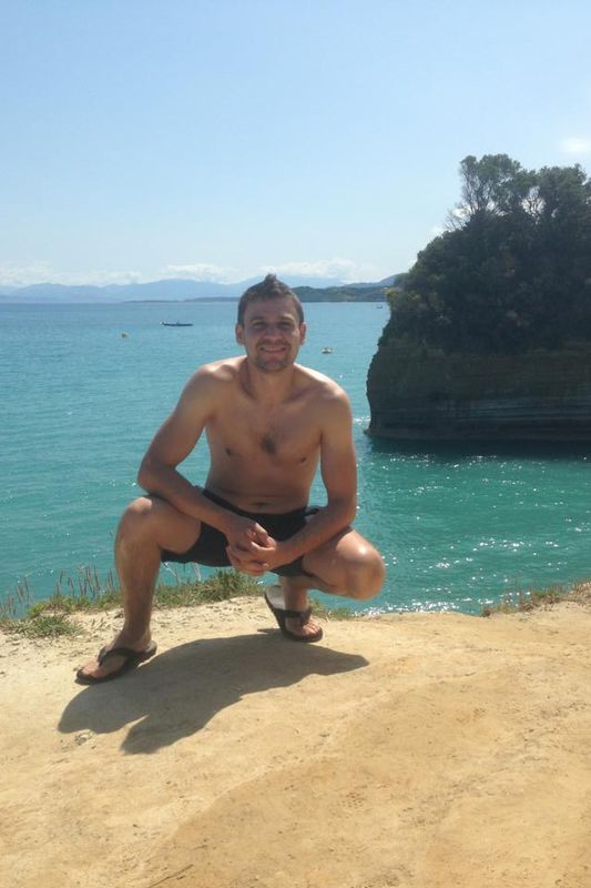 Dupa ce a reusit sa slabeasca enorm, viata lui Petrisor s-a schimbat radical in bine