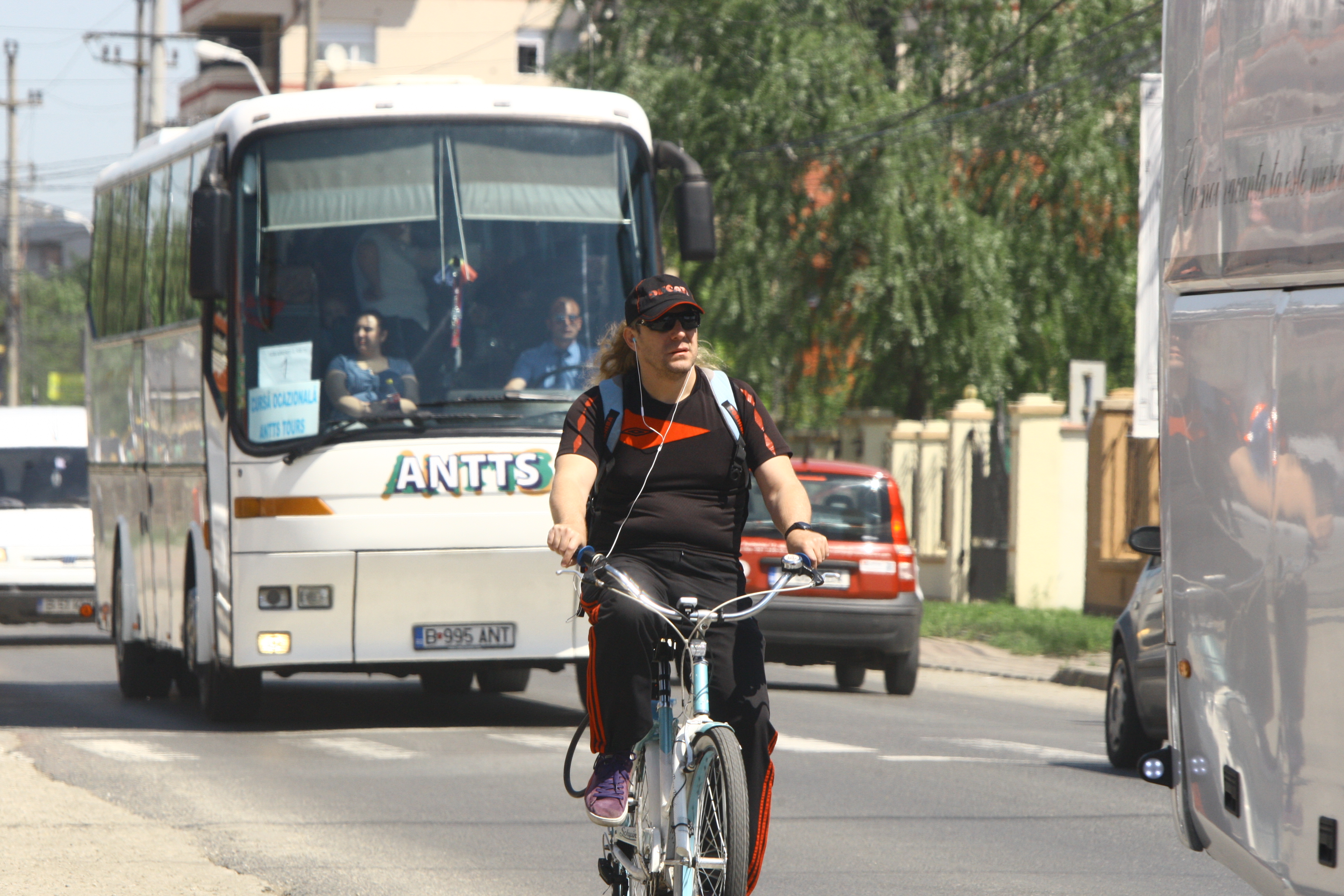 Speriat pesemne de kilogramele in plus, Vali s-a apucat de sport interns