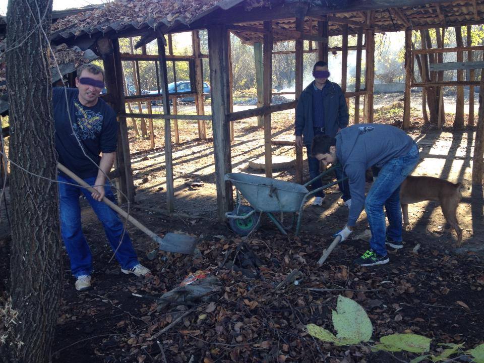 Tudy a fost ajutat si de cativa prieteni
