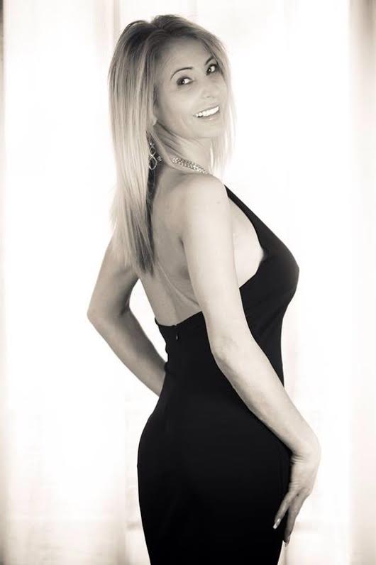 Chiar daca are 44 de ani, casnica face ravagii in randul persoanelor de sex masculin