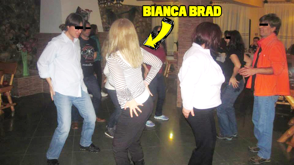 Bianca Brad s-a descatusat la o petrecere, chiar in timp ce sotul ei era condamnat