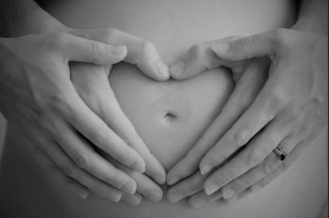 Tanara ne-a spus ca daca este fetita, cu siguranta va urma calea mamei sale