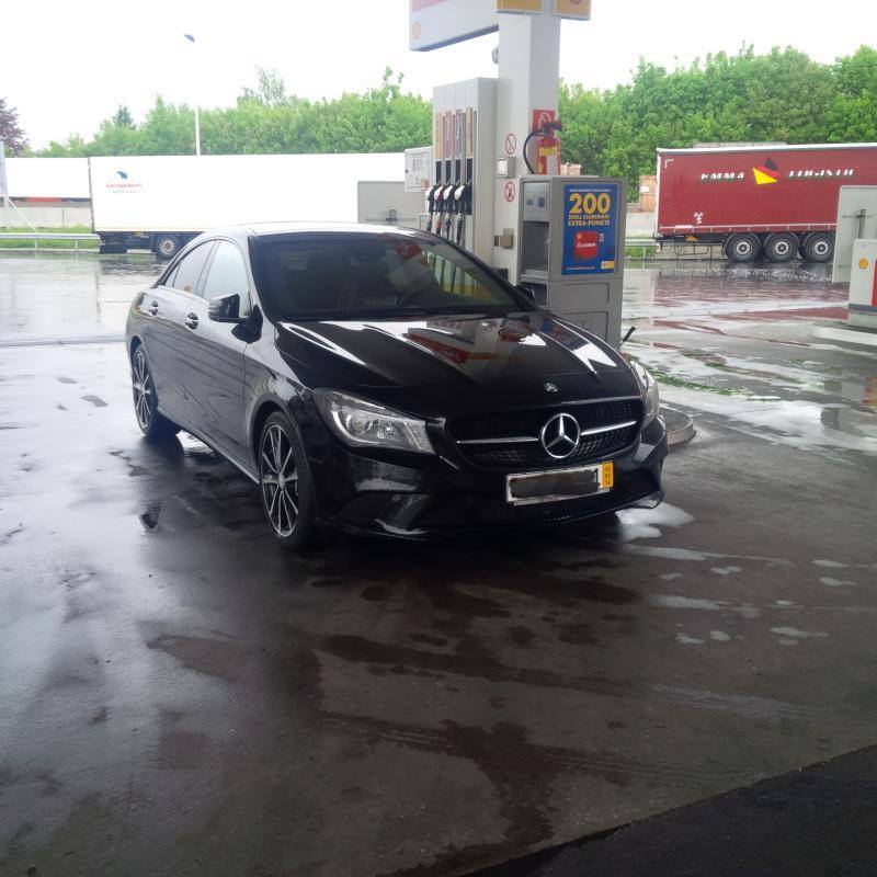 Masina cu care se lauda tanara pe facebook