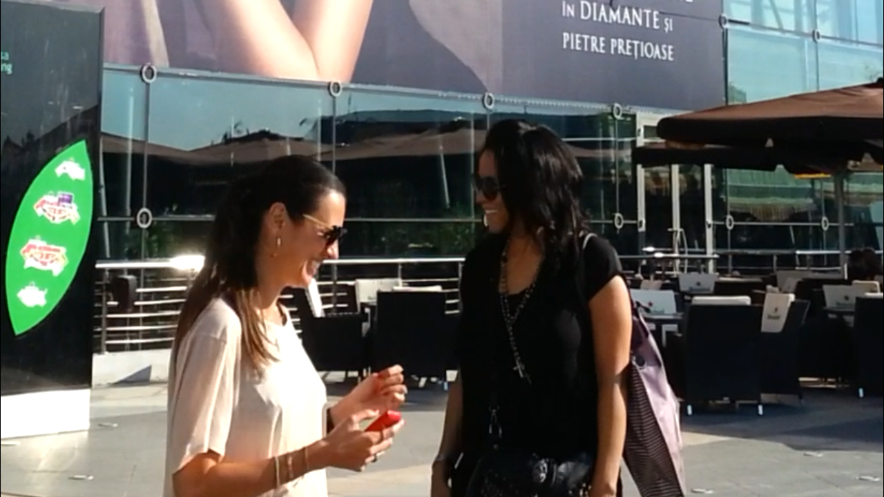 Vedeta a iesit cu o prietena la cafea