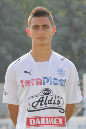 Andrei Peteleu are 21 de ani si este un fundas dreapta foarte talentat