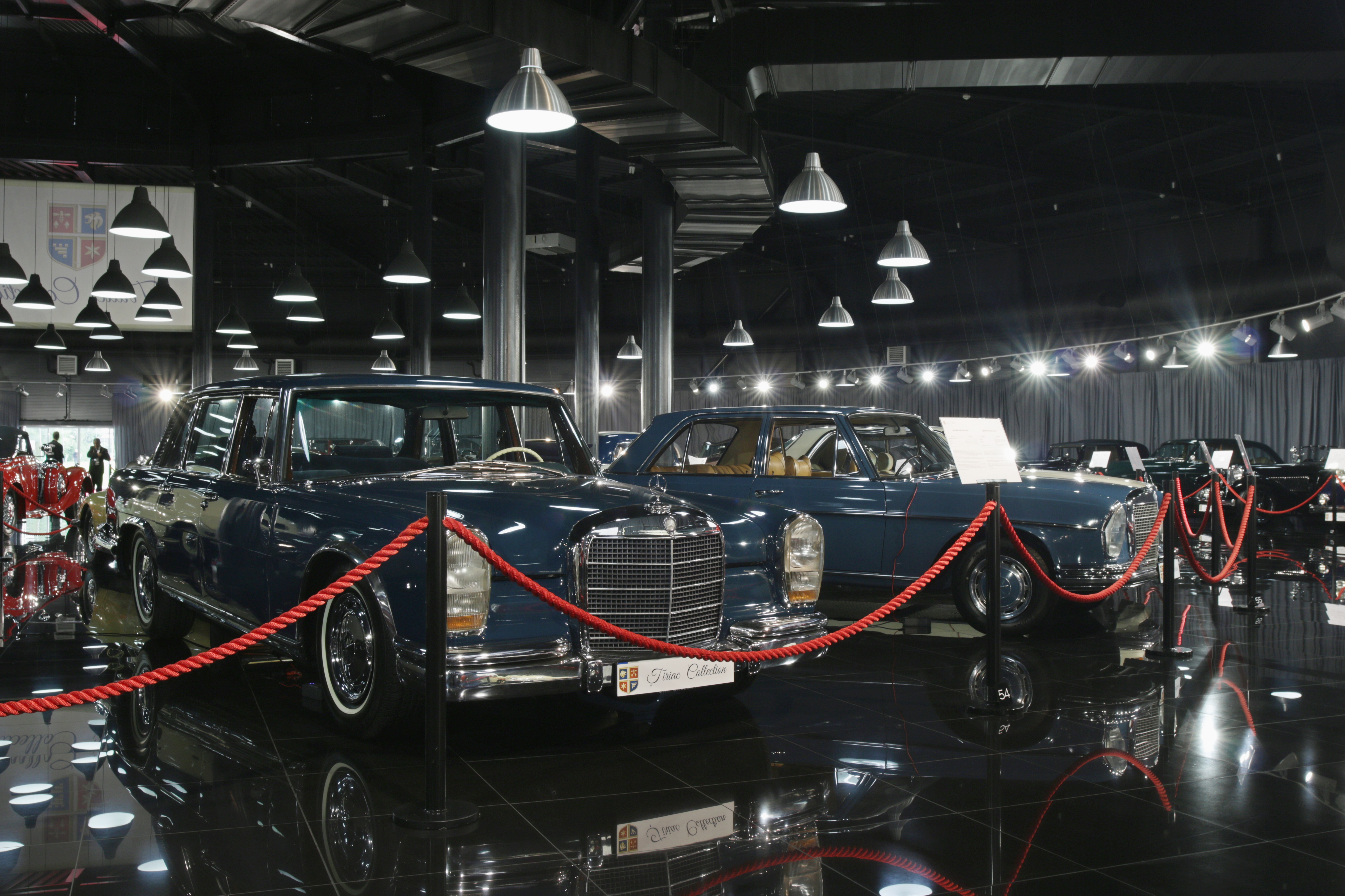 Doua dintre masinile de suflet ale omnului de afaceri sunt doua bijuterii Mercedes 600 si respectiv 600 Pullman