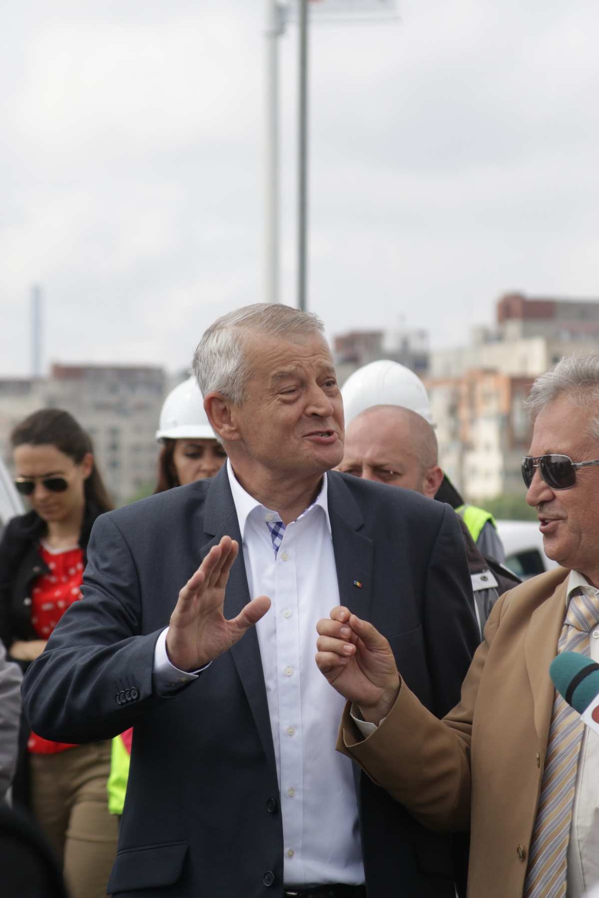 Oprescu a spus ca pana la sfarsitul anului va fi gata si cel de-al doilea pod