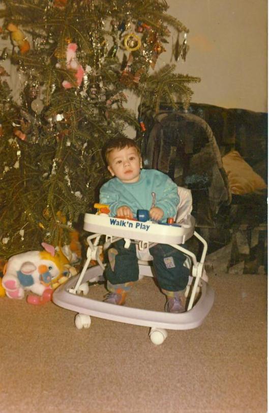 Tucudean ne-a povestit ca a primit cand avea doi ani o pereche de ghete pentru fotbal