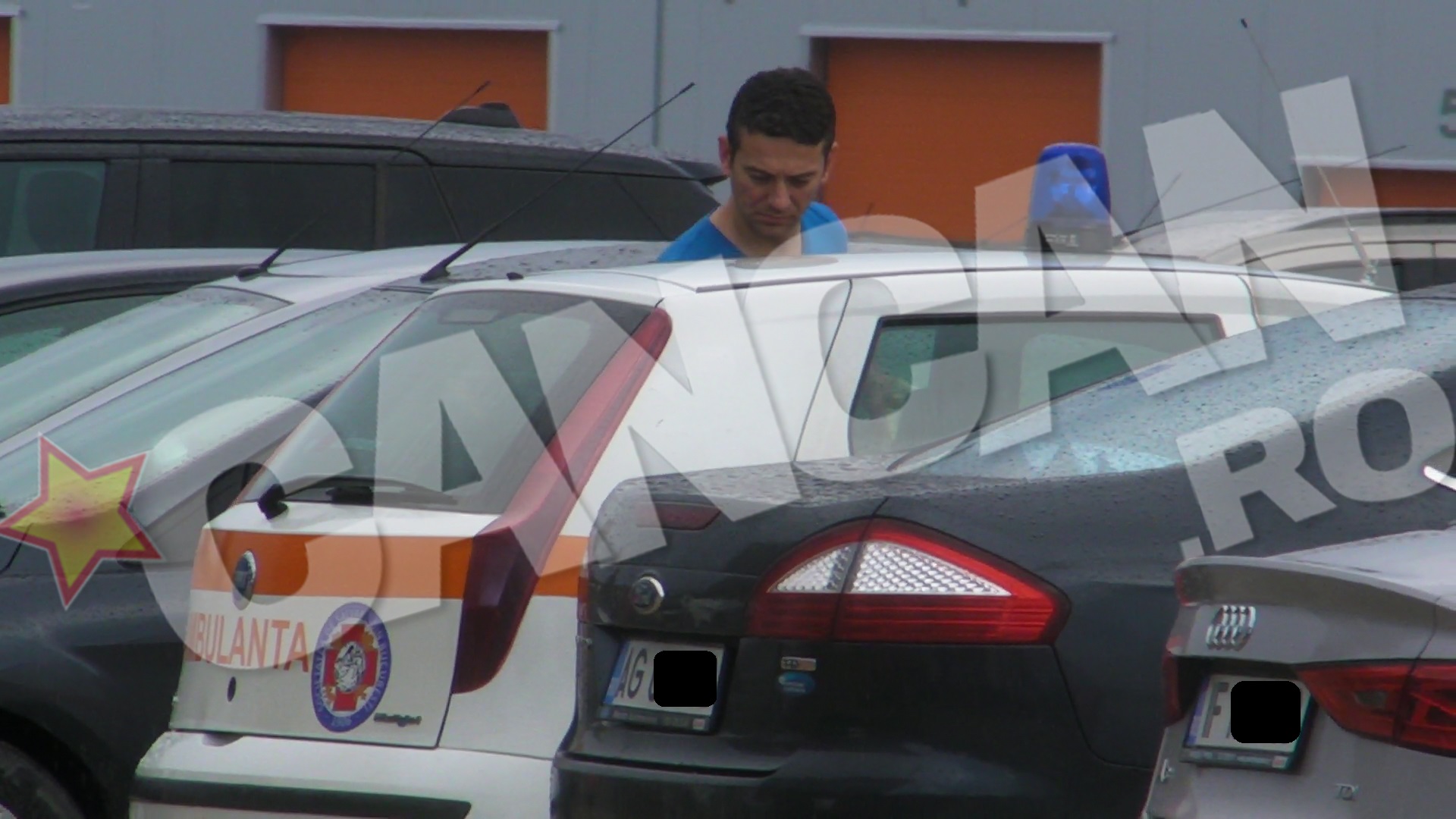 Medicul Radu Zamfir a venit la mall cu o Ambulanta