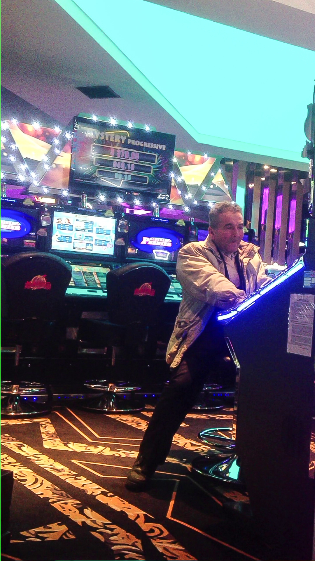 Ion Sutu a devenit client fidel al cazinourilor, imediat ce iese din tura de cersit