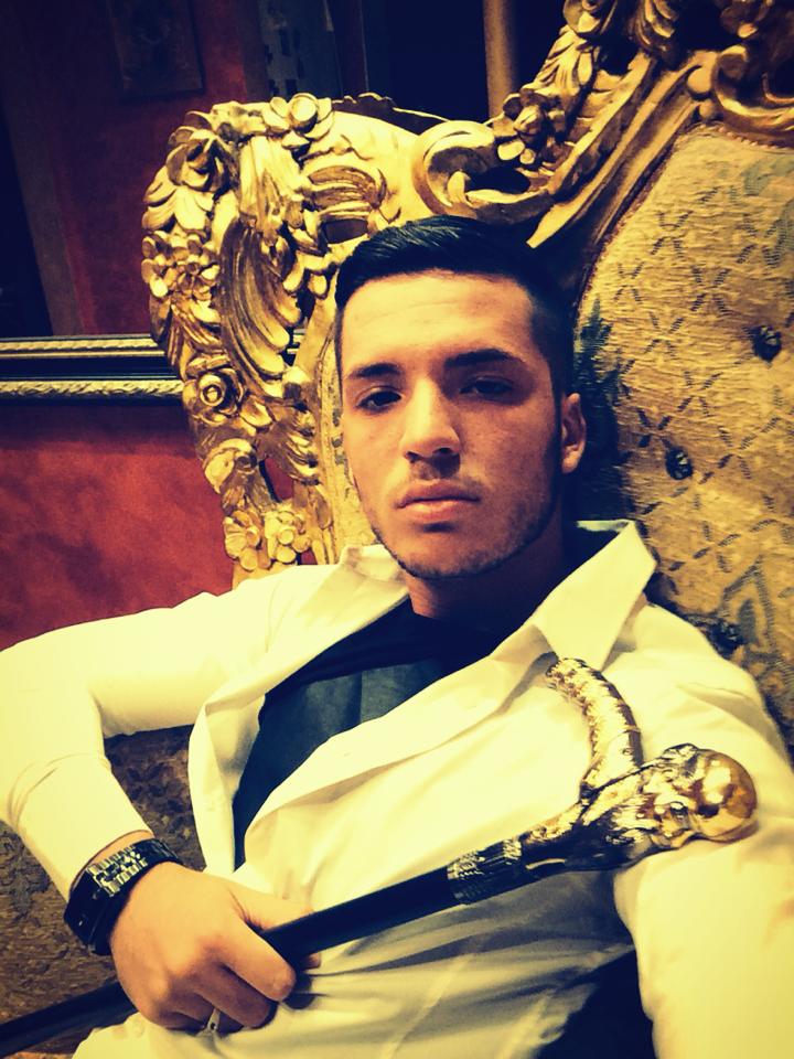 Fiul lui Nelson este singurul succesor la tron