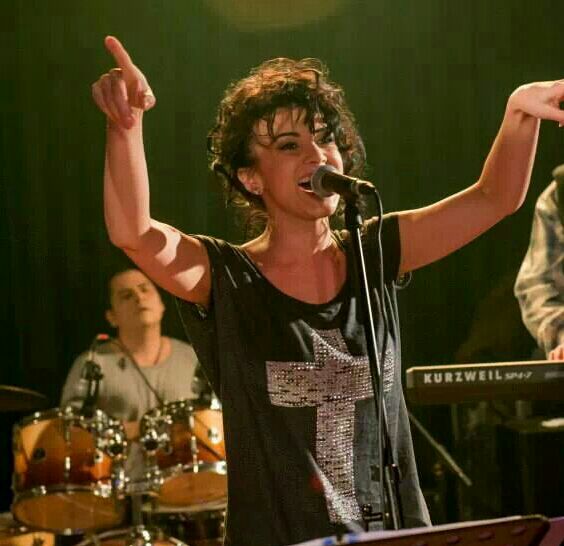 Artista vrea sa scoata un videoclip in viitorul apropiat