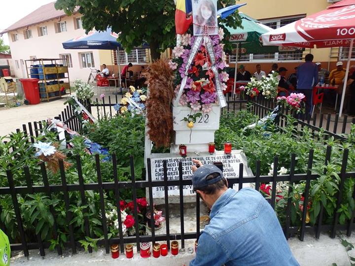Monumentul a fost ridicat in urma cu 92 de ani