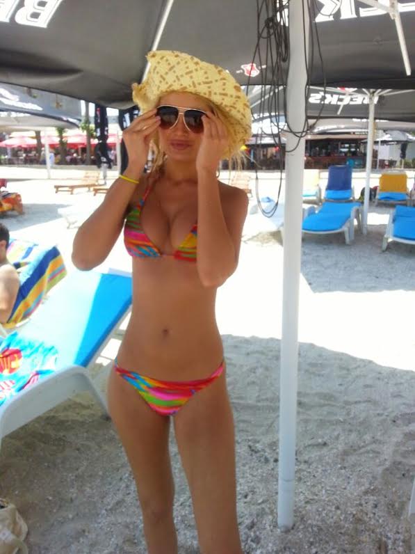 Scriitoarea a facut furori pe plajele din Mamaia