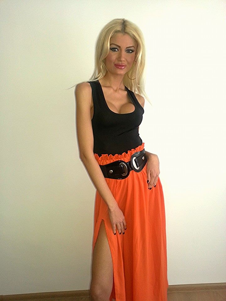 Tanara scriitoare ajunsese anul trecut sa cantareasca 38 de kilograme