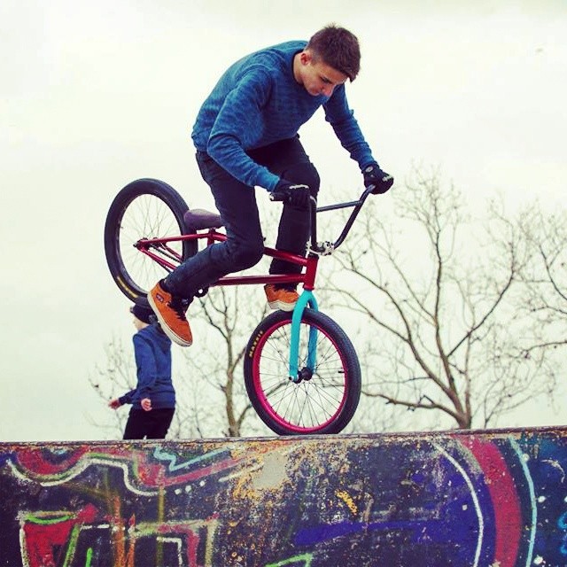 Brad nu are sponsori pentru a concura, dar se chinuie din greu sa gaseasca pentru a participa macar la Formula Renault